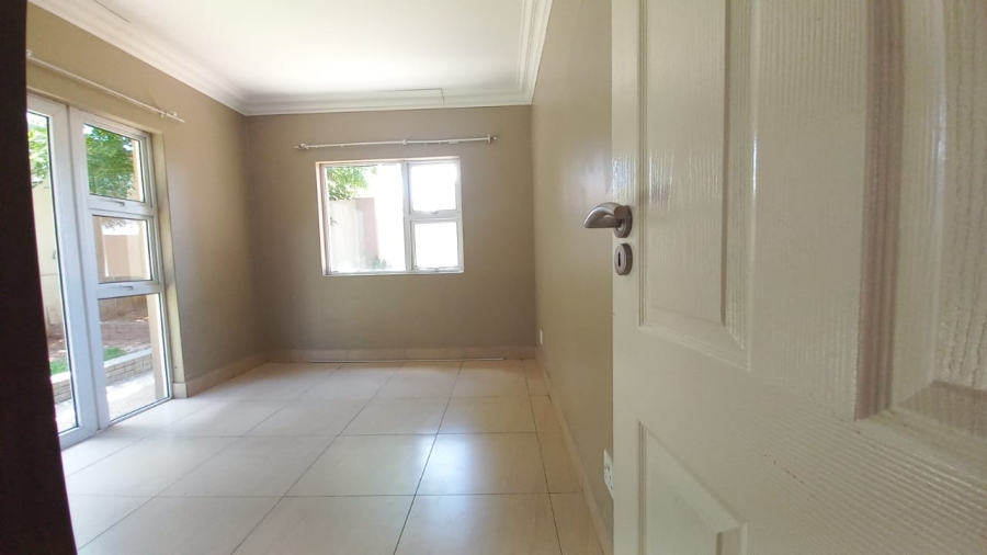 To Let 4 Bedroom Property for Rent in Lilyvale Estate Free State